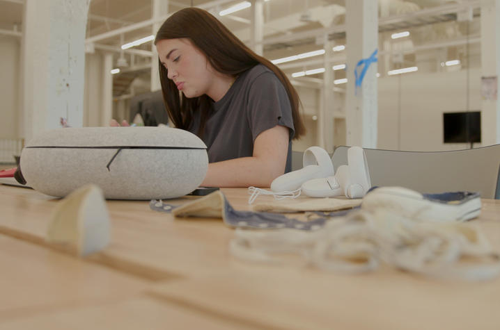 KayDee Pratt through her fellowship with the College of Design, involved her experimenting with the design process for creating shoes in virtual reality