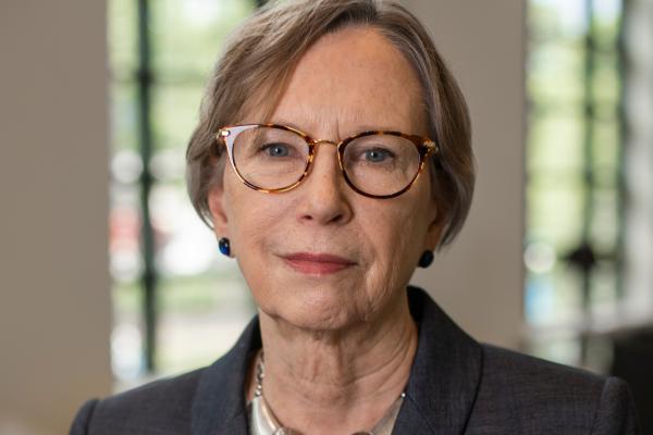 Dr. Julia Costich 