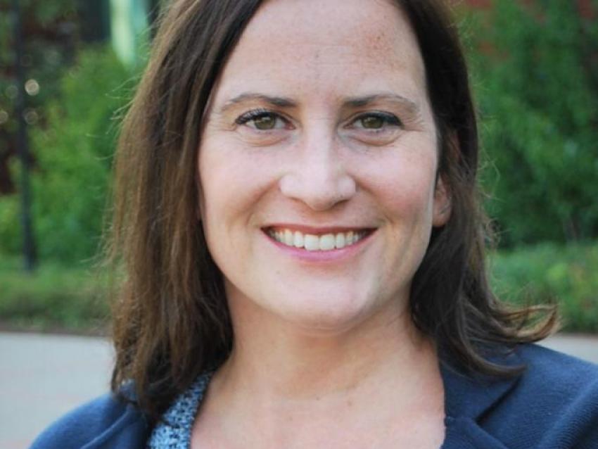 Portrait of Dr. Robyn Brown