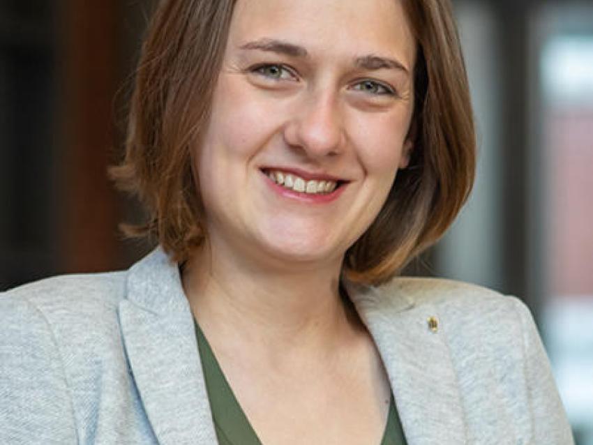 Dr. Gosia Chwatko