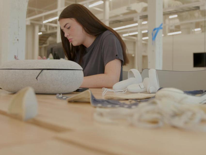 KayDee Pratt through her fellowship with the College of Design, involved her experimenting with the design process for creating shoes in virtual reality